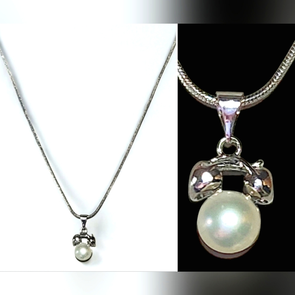 Bret Roberts Fresh Water Pearl Drop Pendant Silver Tone Neckline 18 Inch